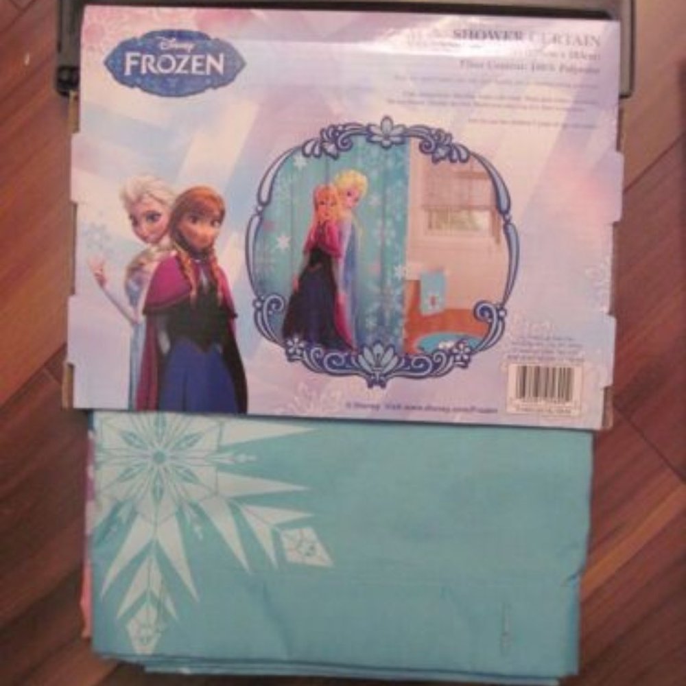 NEW DISNEY FROZEN SHOWER CURTAIN 70 INCHES X 72 INCHES NEW